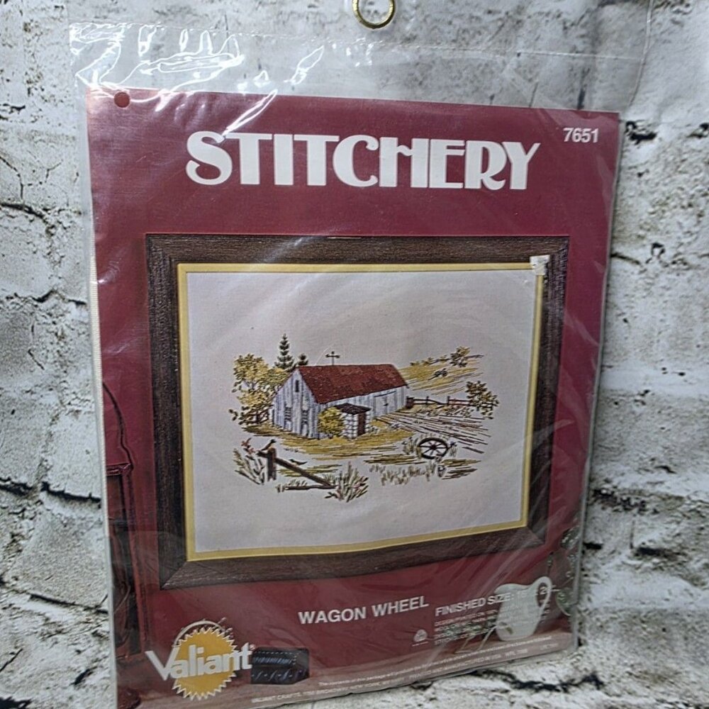 Valiant Crafts Vintage Stitchery Kit  WAGON WHEEL    7651  16" x 20"